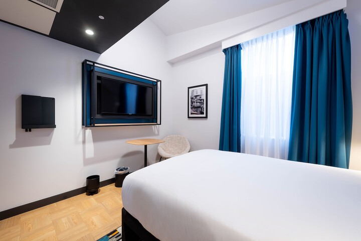 Room 9 of 24