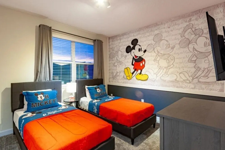 Room 4 of 29