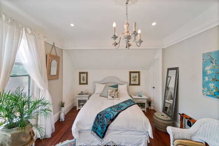Room 4 of 48