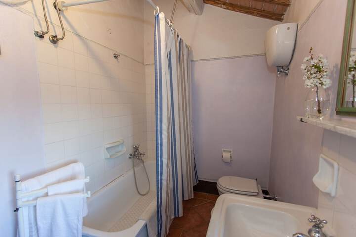 Room 104 of 170