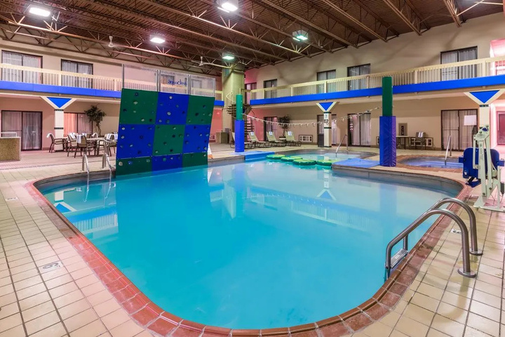 Pool 11 of 26