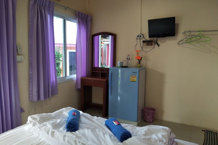Room 6 of 24
