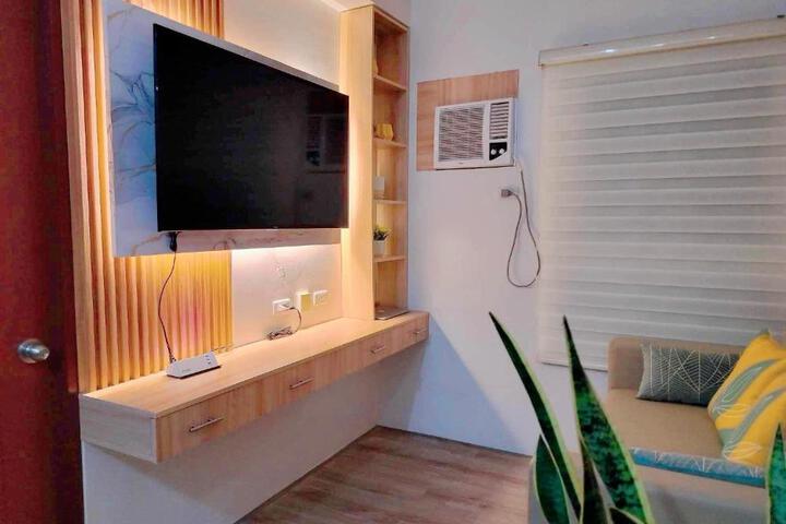 CoZy Suites Bacolod OneBedRoomSuite for FourPax