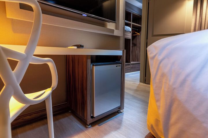 Room 5 of 27