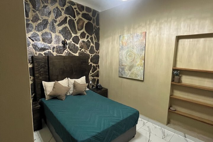 Room 12 of 27