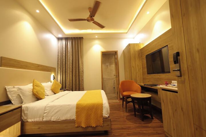 Room 15 of 52