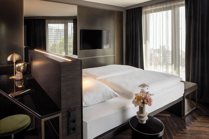 Room 13 of 49