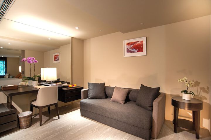 Room 16 of 86