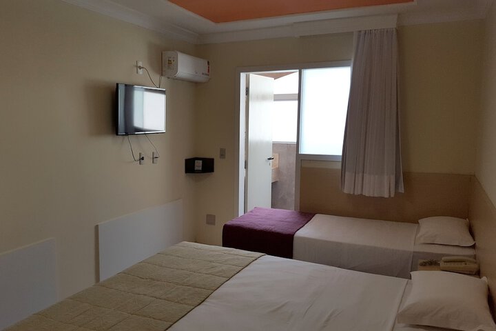 Room 3 of 75