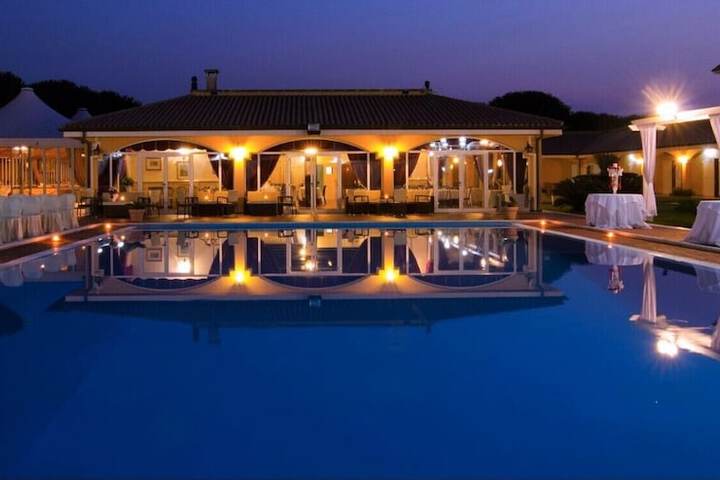 Pool 25 of 52