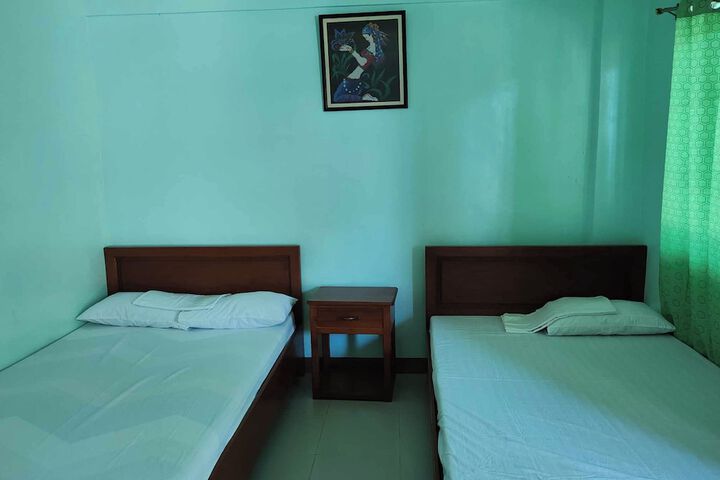 Room 12 of 24