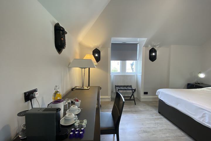 Room 17 of 86