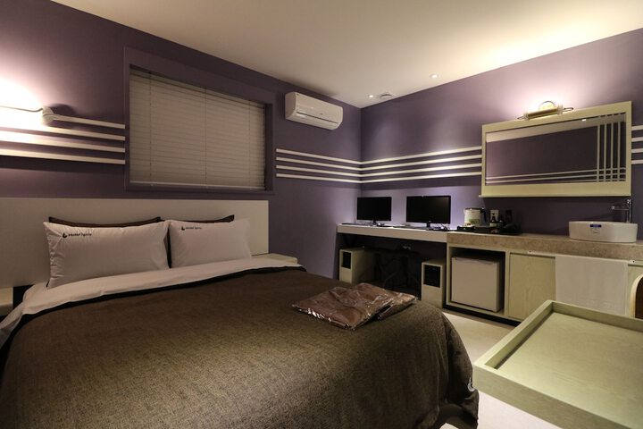 Room 7 of 29
