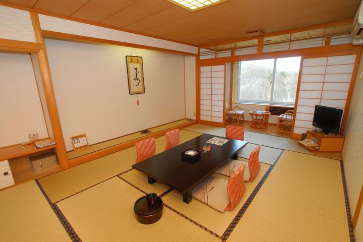 Room 14 of 39