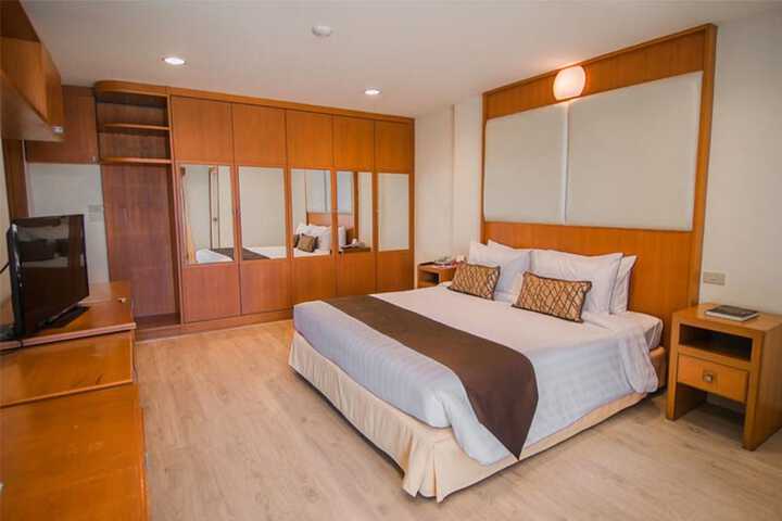 Room 9 of 44