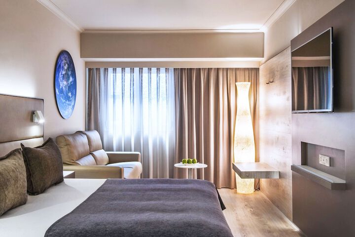 Room 11 of 68