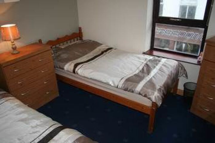 Room 4 of 12