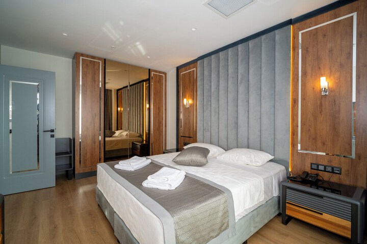 Room 14 of 92