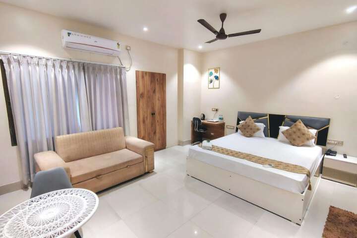 Room 3 of 6