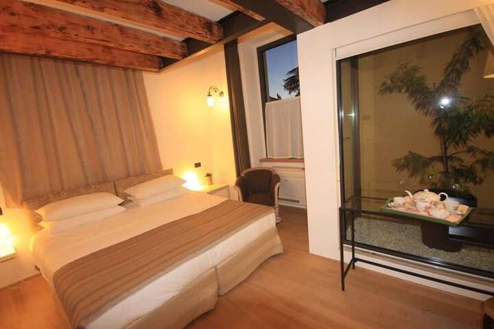 Room 2 of 50