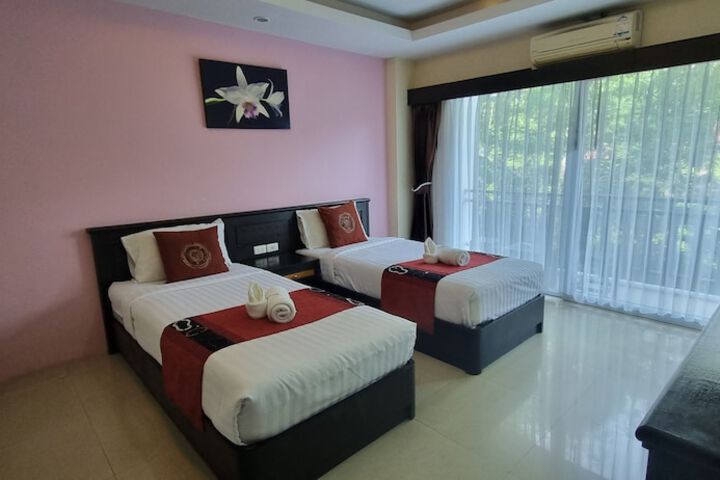 Room 9 of 47