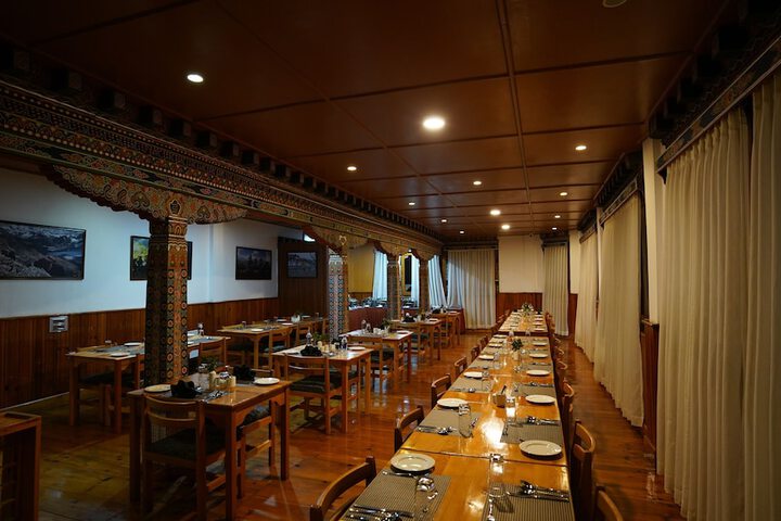 Dining 9 of 10