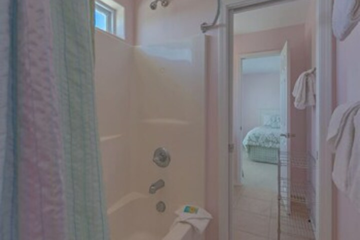 Room 8 of 34
