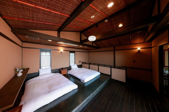 Room 5 of 31