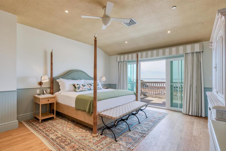 Room 54 of 178