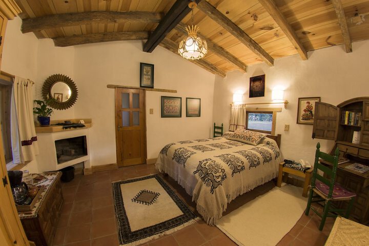 Room 9 of 36