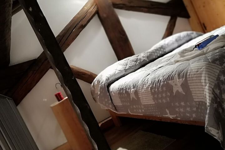 Room 15 of 15