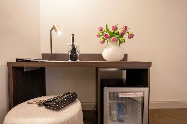 Room 16 of 60