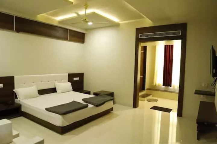 Room 2 of 9