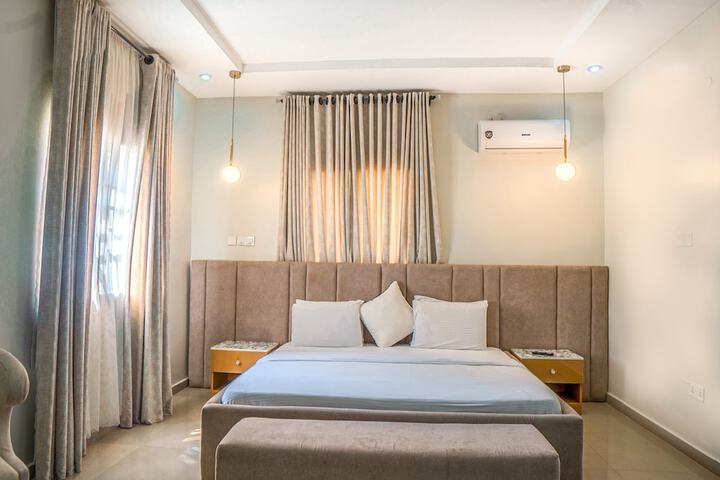 Room 3 of 24
