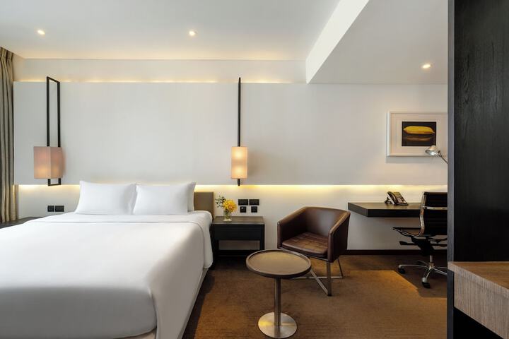 Room 34 of 122