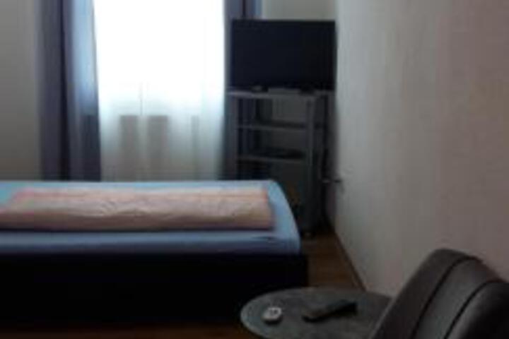 Room 11 of 12