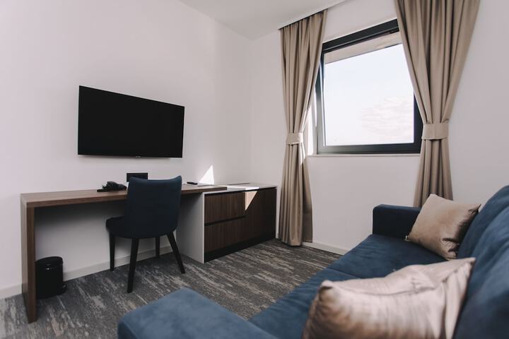Room 27 of 58