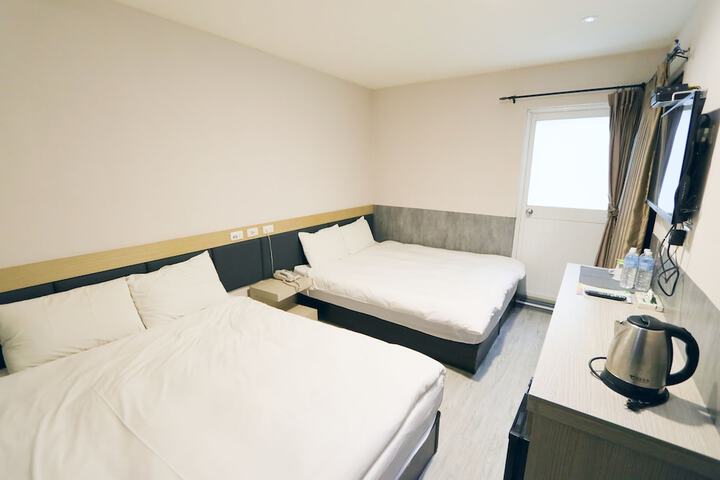 Room 49 of 99