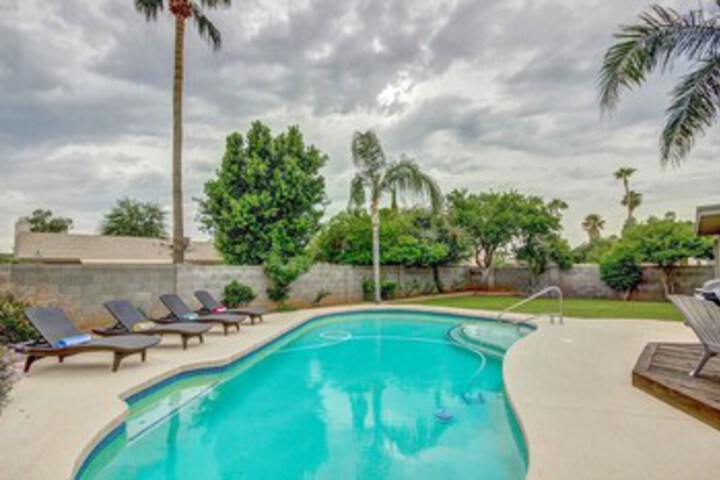 Pool 7 of 17
