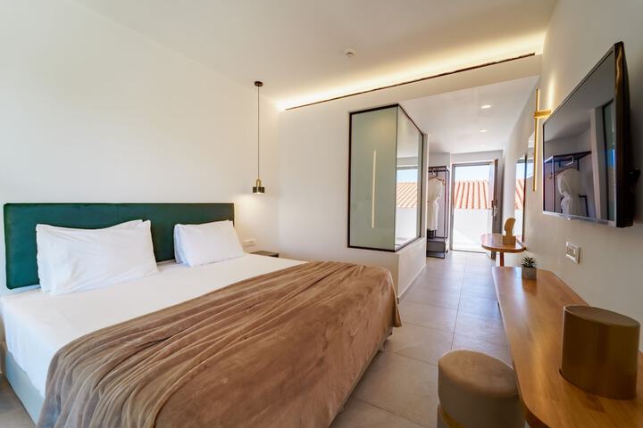 Room 21 of 184