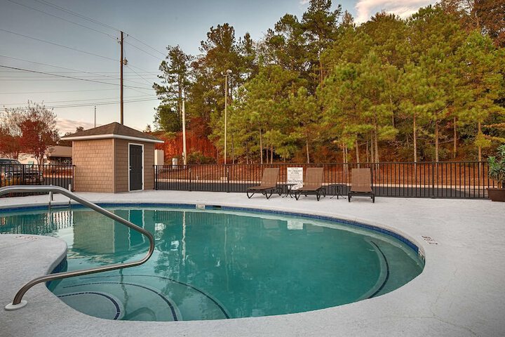 Pool Hotel