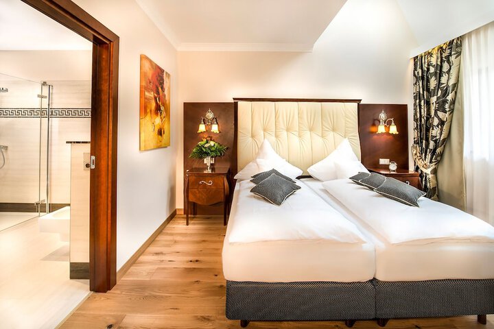 Room 20 of 64