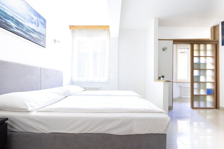 Room 2 of 36