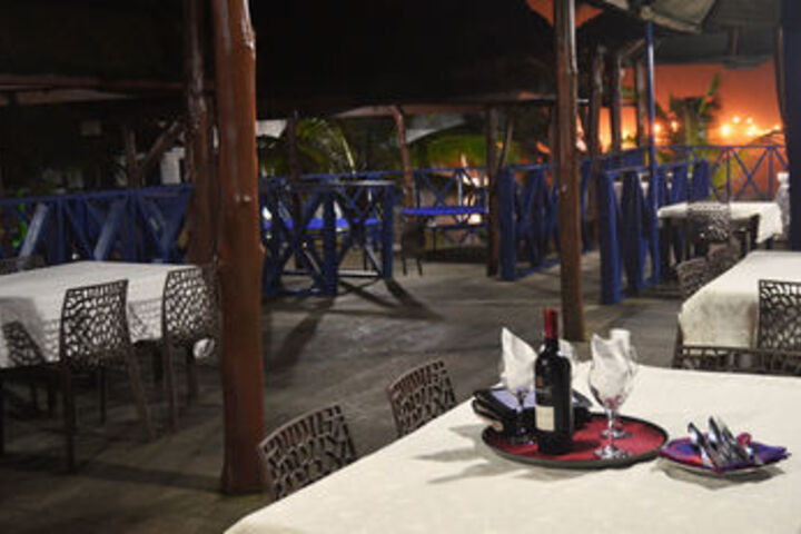 Dining 47 of 68