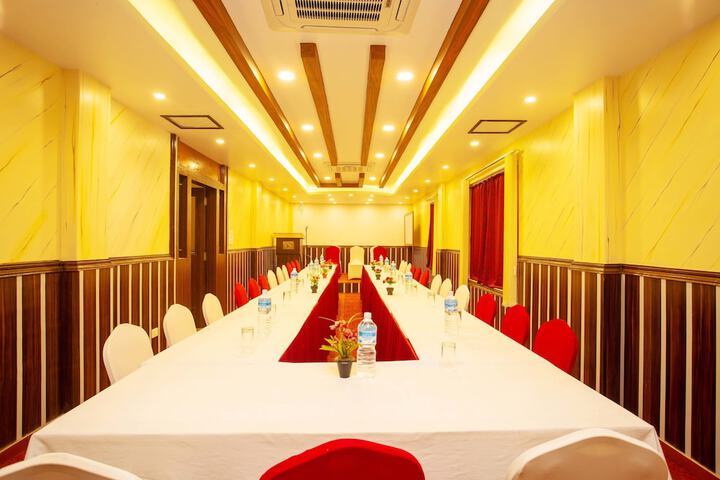 Business Center 66 of 82