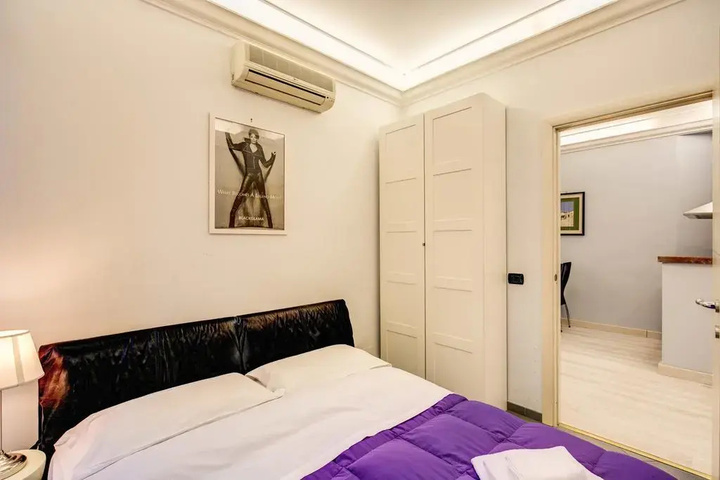 Room 2 of 12