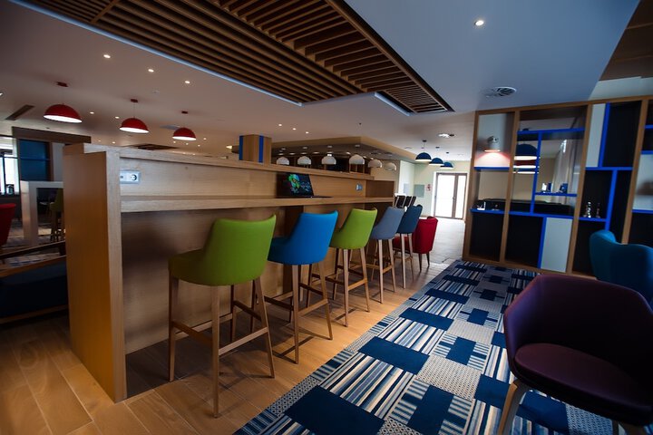 Lounge 59 of 84