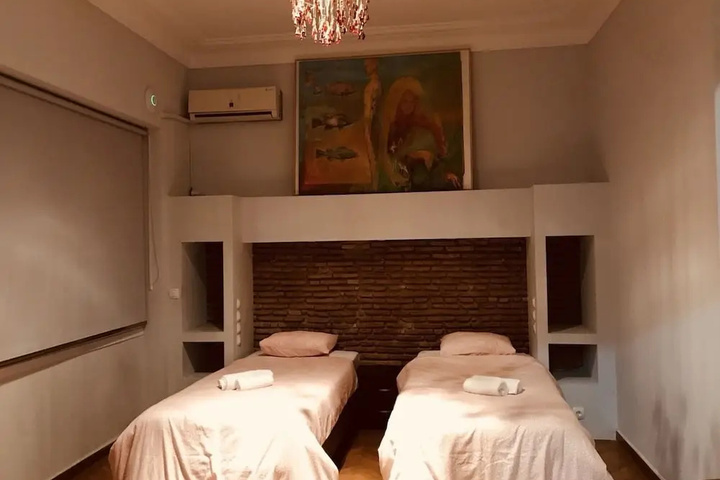 Room 5 of 14