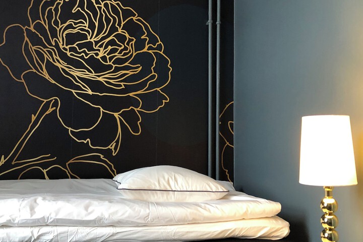 Room 8 of 18
