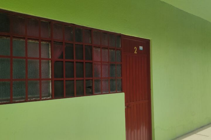 Room 5 of 18